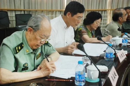 他是那颗永远散发着大爱光芒的巨星 ——追忆中国肝胆外科之父吴孟超院士