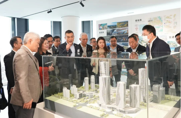 中央政府驻港联络办组织香港科技社团来川考察交流